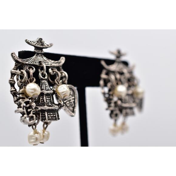 Vintage Chinese Charm Clip On Earrings House Heart Pearl Dangle Pearl 60s BinAF - Picture 4 of 12